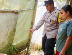 Tak Segan Ingatkan Masyarakat Jaga Kebersihan, Bripka Latip Utomo Cek Tiap Sudut Rumah Warga di Pacitan