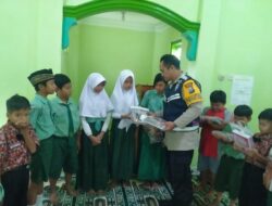 Bripka Latip Utomo Berikan Bantuan Paket Alat Belajar pada Yatim-Piatu di Pacitan