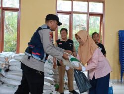 Pantau Pendistribusian Bantuan Pangan, Bripka Latip: Semoga Bisa Meringankan