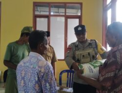 Bhabinkamtibmas Bripka Latip Utomo Hadiri Penyaluran Bantuan Cadangan Pangan Beras Pemerintah (CBP) di Desa Kalikuning