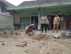 Dorong Pelayanan Kesehatan, Bhabinkamtibmas Polsek Tulakan Bripka Latip Utomo Apresiasi Renovasi Posyandu Dusun Ngambar   