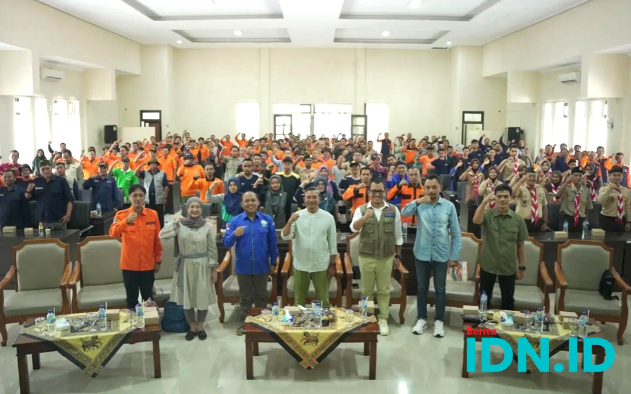 Gelaran ngobrol bersama tentang kebencanaan yang diikuti sejumlah relawan dari berbagai organisasi maupun instansi di Pacitan. (Foto: Prokopim for BeritaIDN)