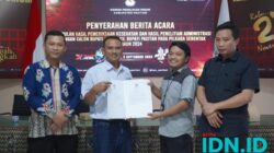 Penyerahan BA Acara Pleno oleh KPU Pacitan kepada Bawaslu. (Foto: KPU for BeritaIDN)