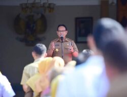 Budi Sarwoto Pimpin Apel Kerja Pertama Sebagai Pjs Bupati Pacitan