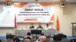 Pembukaan acara Rapat Kerja Teknis Penanganan Pelanggaran pada Pemilihan Serentak Tahun 2024 di Golden Star Parai Telengria Beach Resort Pacitan, Rabu, 09 Oktober 2024. (Foto: Bawaslu for BeritaIDN)