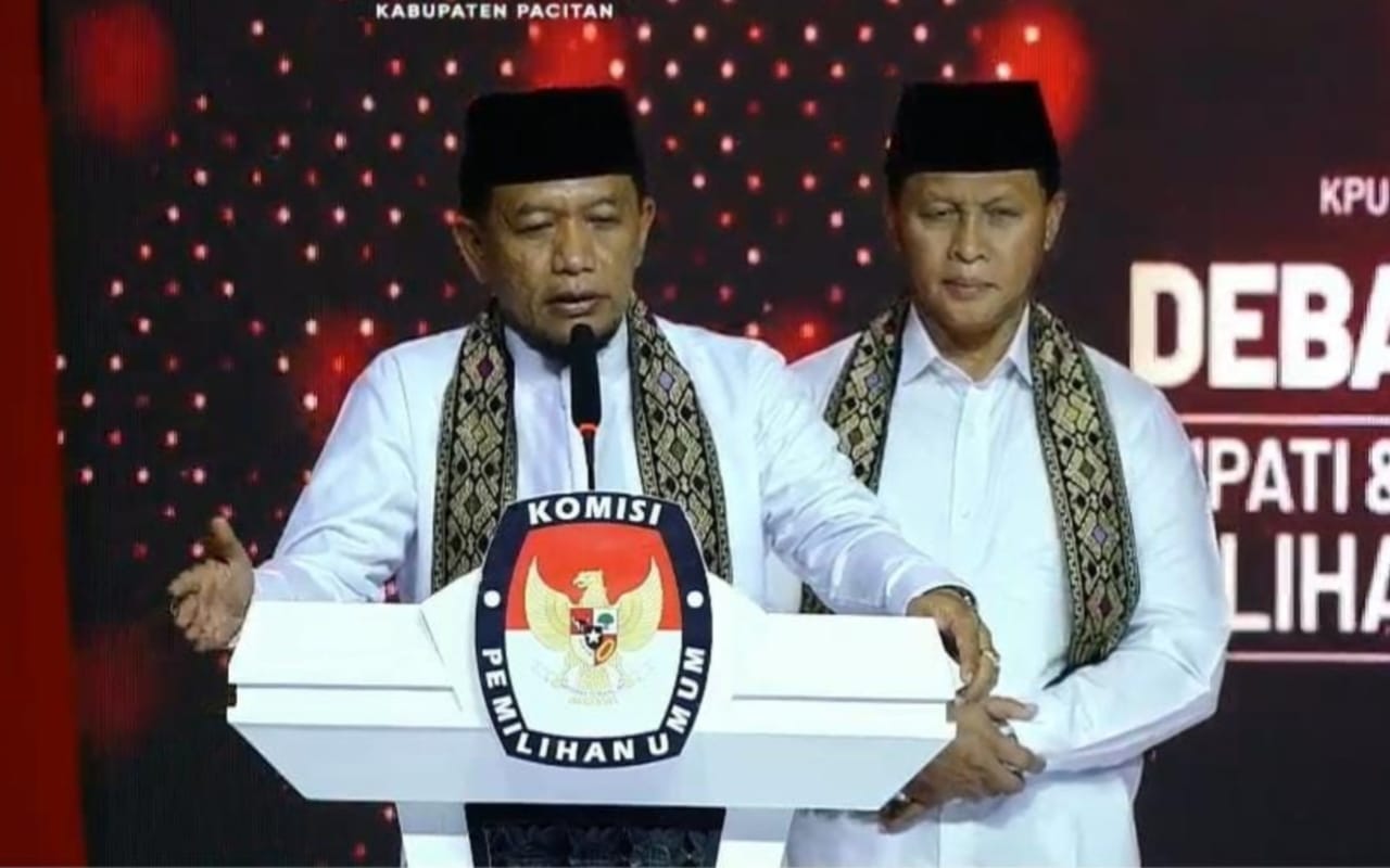 Pasangan nomor urut 01, Ronny-Wahyu tengah memaparkan sejumlah program unggulannya. (Foto: Tangkap Layar)