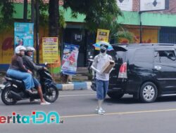 Manusia Silver Nekat Berkeliaran di Pacitan