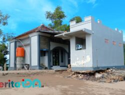 Waduh, Masjid dan Toilet di Pantai Pancer Door Pacitan Rusak Dihantam Abrasi