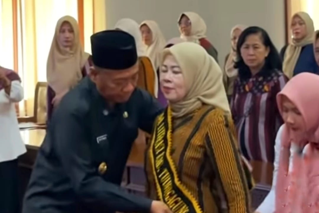 Pengukuhan Bunda PAUD dan Bunda Literasi oleh Bupati Tulungagung H. Gatut Sunu Wibowo, S.E., M.E. (Foto: Prokopim Tulungagung) 