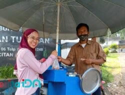 Kisah Sukemi, Penjual Pentol Pacitan yang Laris Manis di Depan Kantor Kecamatan Tulakan