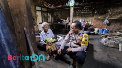 Bhabinkamtibmas di Pacitan Peduli, Bantu Lansia Sakit di Desa Gasang