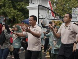 Gerimis Tak Halangi Ribuan Warga Ikuti Jalan Santai Sobat Dewan DPRD Pacitan
