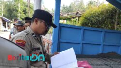 Bhabinkamtibmas Polsek Tulakan Hadiri Penilaian Satkamling di Desa Kalikuning