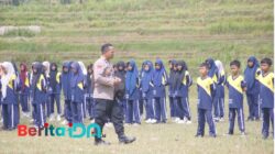 Latih Disiplin Siswa, MTs Muhammadiyah 05 Kalikuning Belajar PBB Bareng Aipda Latip