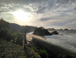 Pantai Denombo, Surga Tersembunyi di Pacitan yang Bikin Tenang