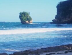 Belum Banyak yang Tahu! Ini Keindahan Pantai Tinawu Pacitan