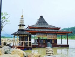Masjid Apung Pancer Door, Daya Tarik Wisatawan Bernuansa Religi di Pacitan