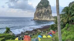 Pantai Pangasan, Harmoni Sawah dan Laut yang Menawan di Pacitan