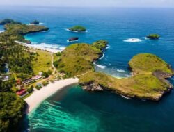 Menikmati Sensasi Beach Camping Seru di Jawa Timur, Ini 5 Rekomendasi Pantai Eksotisnya