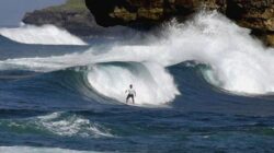 Liburan ke Pacitan? Jangan Lewatkan Pantai Watu Karung dengan Ombak Spektakuler