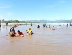Pantai Teleng Ria, Primadona Wisata Pacitan dengan Panorama Laut Selatan
