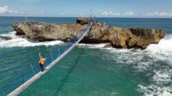 Tarif Masuk dan Rute ke Pantai Watu Bale Pacitan, Destinasi Favorit Pemburu Foto