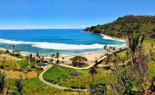 Pemandangan Pantai Kali Uluh di Desa Klesem, Kecamatan Kebonagung, Pacitan, Sabtu, 29 November 2025. (Foto: Dok. Pemdes Klesem)