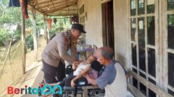 Bhabinkamtibmas di Pacitan Berbagi dan Peduli, Kunjungi Nafisya Ayu Anggita Putri yang Alami Cacat Sejak Lahir