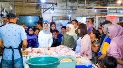 Jelang Ramadan, Khofifah Sidak Pasar Tambakrejo