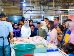 Jelang Ramadan, Khofifah Sidak Pasar Tambakrejo