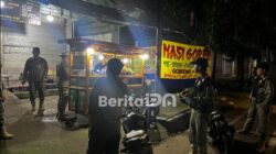 Satpol PP Pacitan Patroli Ramadan, Warung di Trotoar Kena Tegur