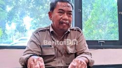 Kepala Bakesbangpol Kabupaten Pacitan, Turmudi, saat berbicara soal isu Imam Mahdi. (Foto: Heri/beritaIDN)