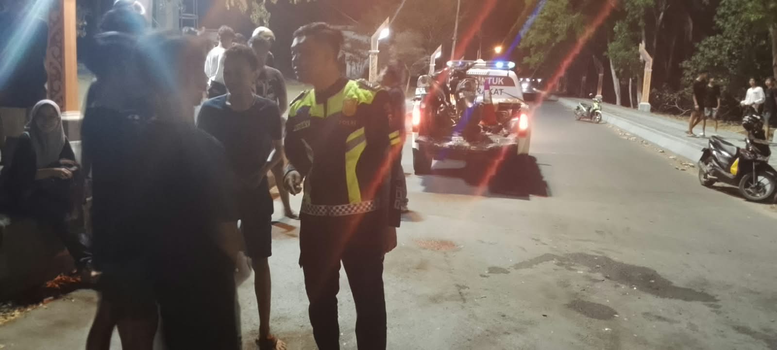 Dua sepeda motor terlibat kecelakaan lalu lintas di Jalan Pantai Pancer Door, Lingkungan Barehan, Kelurahan Ploso, Pacitan, Kamis, 27 Agustus 2026 sekitar pukul 21.15 WIB. Kecelakaan tersebut mengakibatkan tiga orang mengalami luka-luka. (Foto: Polres)