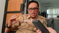 Kepala Bidang SMP Dinas Pendidikan Pacitan Fandi Normansyah menyampaikan imbauan agar seluruh satuan pendidikan tidak menahan ijazah, Selasa (1/9/2026). (Foto: Heri/BeritaIDN)