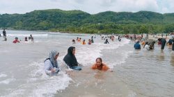 Pantai Teleng Ria Pacitan, Perpaduan Keindahan Laut dan Fasilitas Wisata Keluarga
