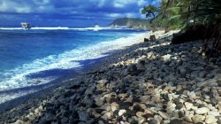 Pantai Pidakan Pacitan, Pesona Kerikil Warna-warni yang Memikat Ika Nur